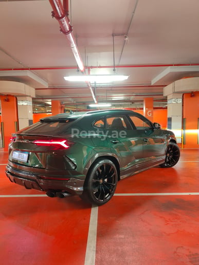 Lamborghini Urus (Gr&uuml;n), 2022  zur Miete in Abu Dhabi