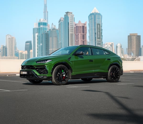 Lamborghini Urus (Зеленый), 2025 для аренды в Абу-Даби