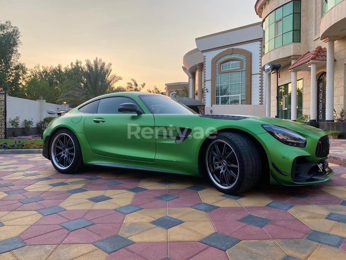 Mercedes GTR (Зеленый), 2021 для аренды в Дубай