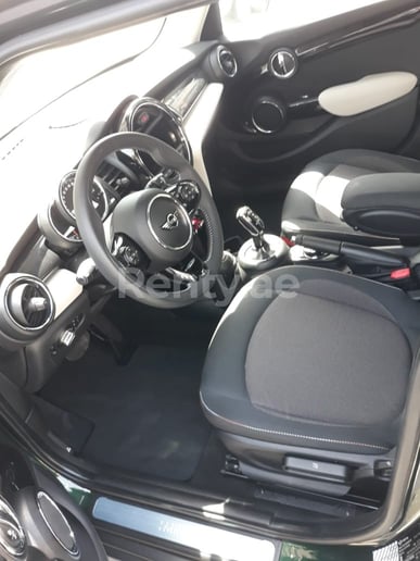 Mini Cooper (Verte), 2019 &agrave; louer &agrave; Duba&iuml;