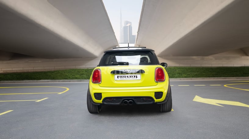 Mini Cooper (Verte), 2019 &agrave; louer &agrave; Duba&iuml;