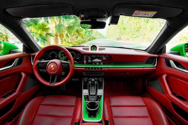 Porsche 911 Carrera Turbo S (Зеленый), 2023 для аренды в Дубай