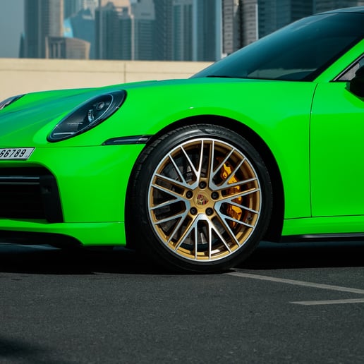 Porsche 911 Carrera Cabrio (Verte), 2021 &agrave; louer &agrave; Abu Dhabi