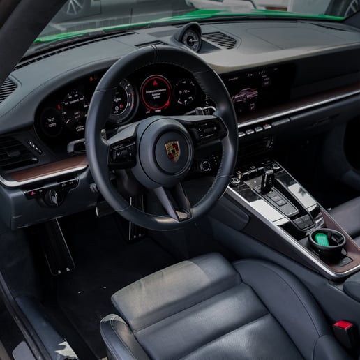 Porsche 911 Carrera Cabrio (Verte), 2021 &agrave; louer &agrave; Abu Dhabi