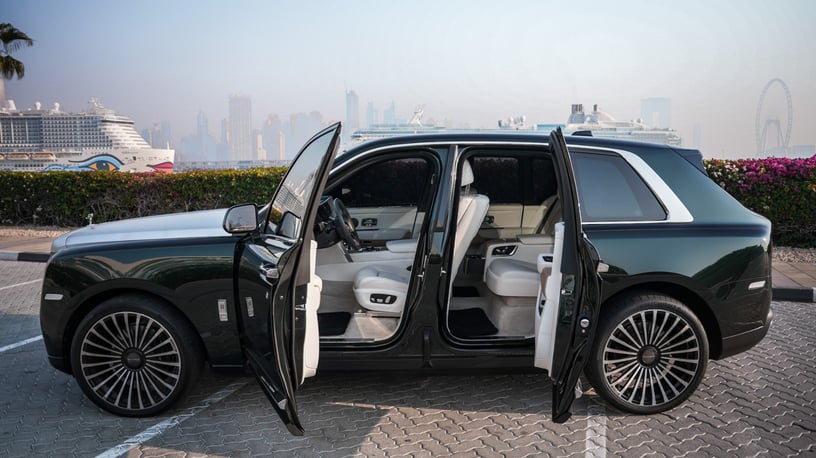 Rolls Royce Cullinan (Green), 2020 - hourly hourly rental in Dubai 1