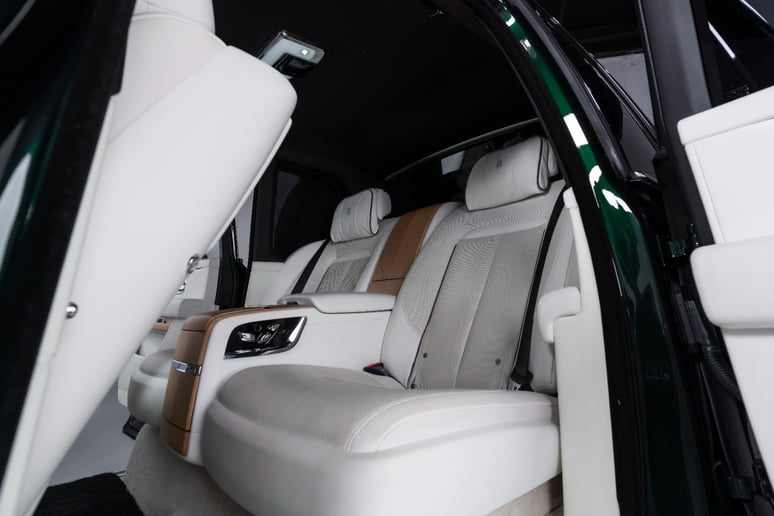 Rolls Royce Cullinan (Green), 2020 - hourly hourly rental in Dubai 4