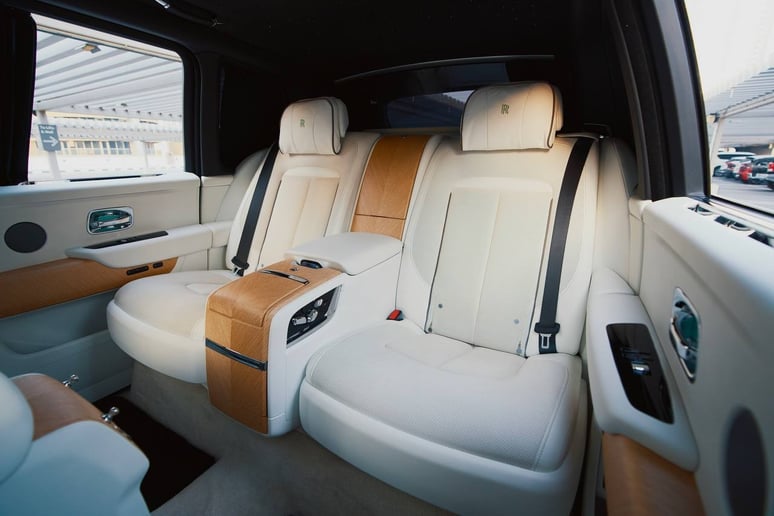 Rolls Royce Cullinan (Green), 2020 - hourly hourly rental in Dubai 6