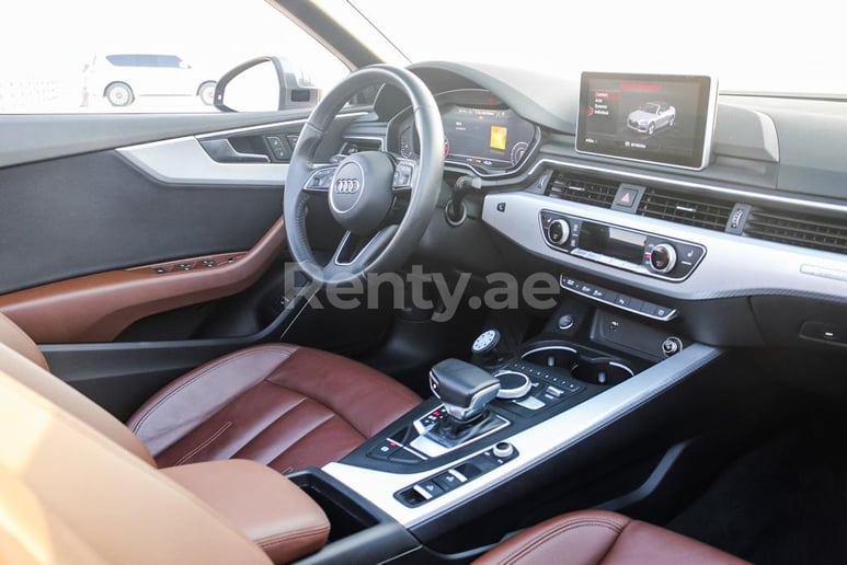 Dubai'de kiralık Audi A5 2.0T Quattro D&ouml;n&uuml;şt&uuml;r&uuml;lebilir (Gri), 2018