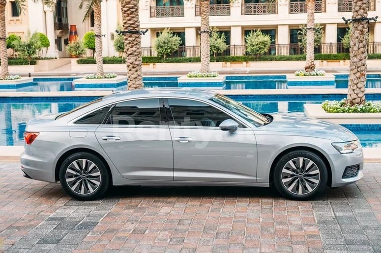 Audi A6 (Grise), 2022 &agrave; louer &agrave; Ras Al Khaimah