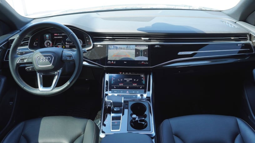 Audi Q8 S-LINE (Gris), 2022 para alquiler en Dub&aacute;i