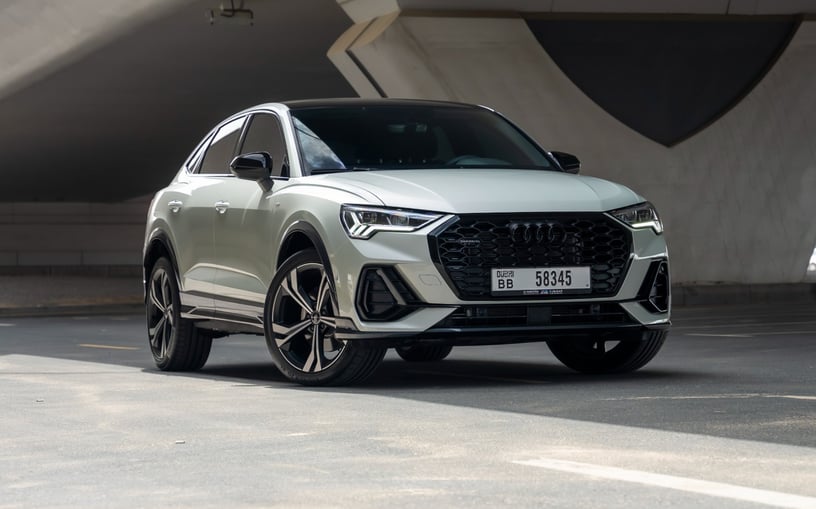 在哈伊马角租车 租 奥迪Q3 Sportback (灰色), 2024