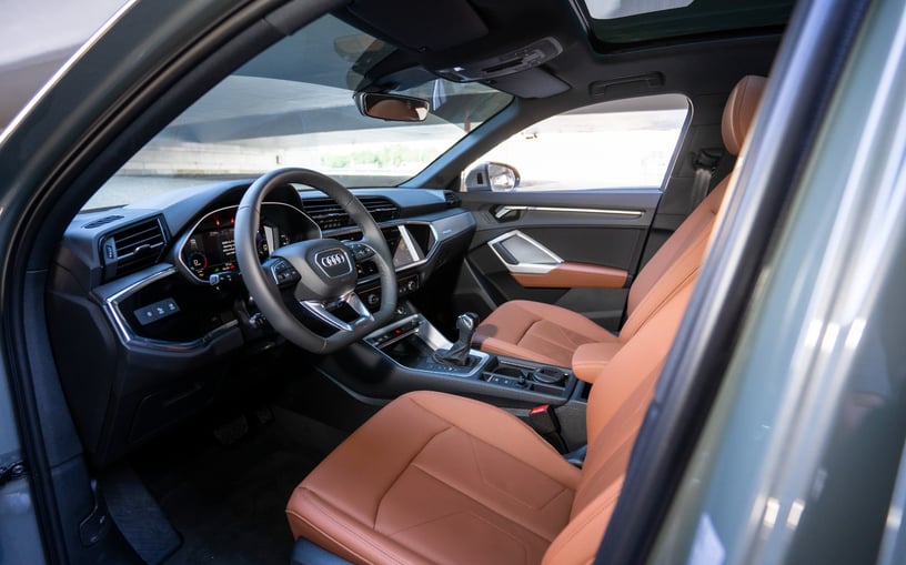 Audi Q3 Sportback (Gris), 2025 para alquiler en Ras Al Khaimah