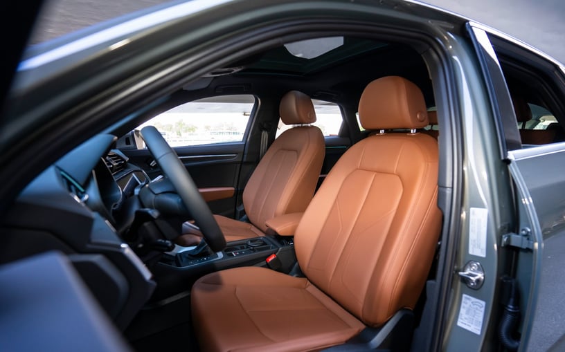 Audi Q3 Sportback (Gris), 2025 para alquiler en Ras Al Khaimah