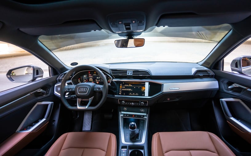 Audi Q3 Sportback (Gris), 2025 para alquiler en Ras Al Khaimah