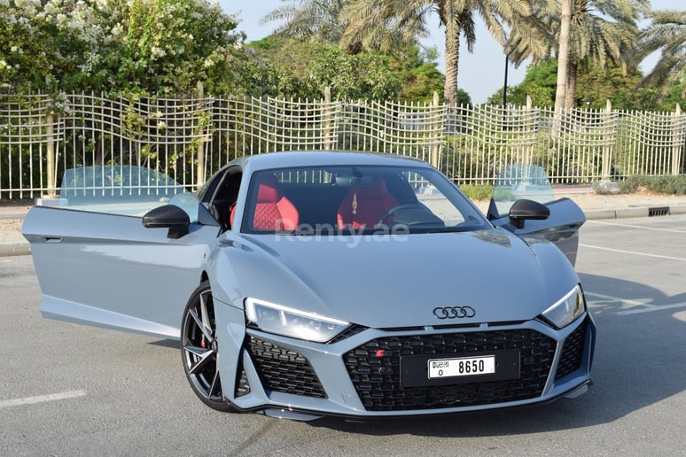 Dubai'de kiralık Audi R8 (Gri), 2020