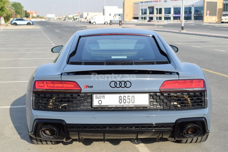 Dubai'de kiralık Audi R8 (Gri), 2020