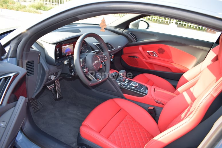 Dubai'de kiralık Audi R8 (Gri), 2020