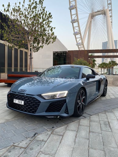 Audi R8 V10 (Grigio), 2021 in affitto a Dubai