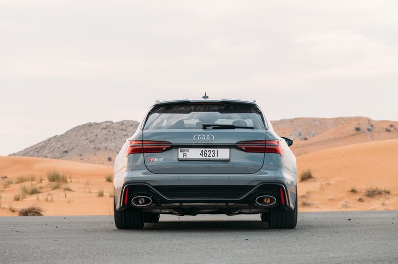 Audi RS6 (Grigio), 2023 in affitto a Abu Dhabi