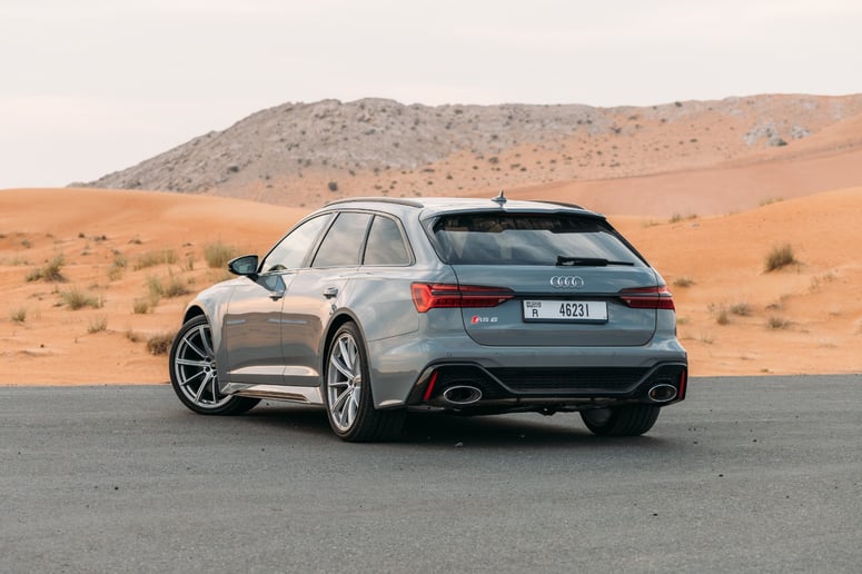 Audi RS6 (Grigio), 2023 in affitto a Abu Dhabi