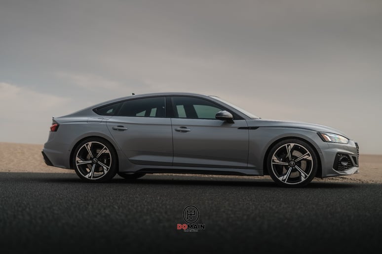 在沙迦 租 奥迪 RS5 (灰色), 2025