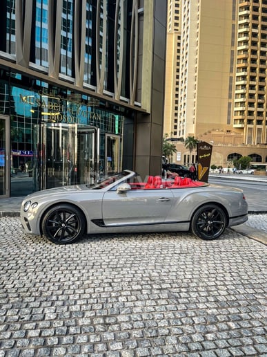 在迪拜 租 宾利GT (灰色), 2022