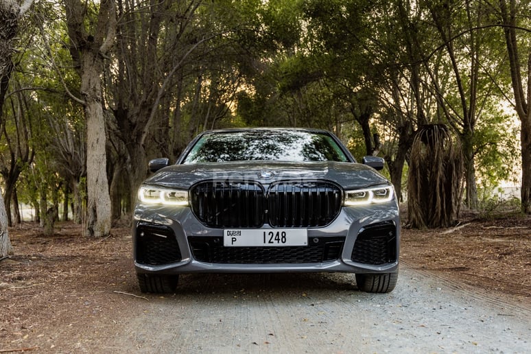BMW 7 Series (Grigio), 2020 in affitto a Dubai