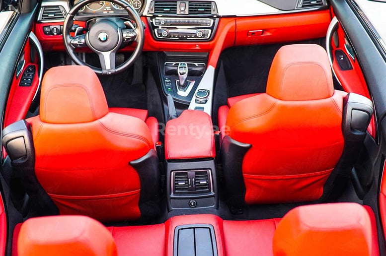 BMW 430 Cabriolet (Grigio Scuro), 2019 in affitto a Dubai