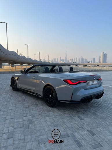 在沙迦 租 BMW M4 (灰色), 2022