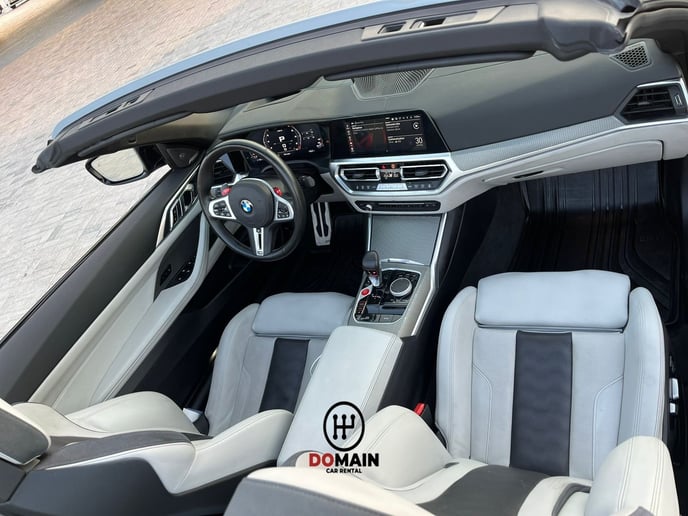 在沙迦 租 BMW M4 (灰色), 2022