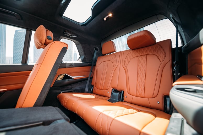 BMW X7 40i (Grau), 2023 - Leasingangebote in Abu Dhabi
