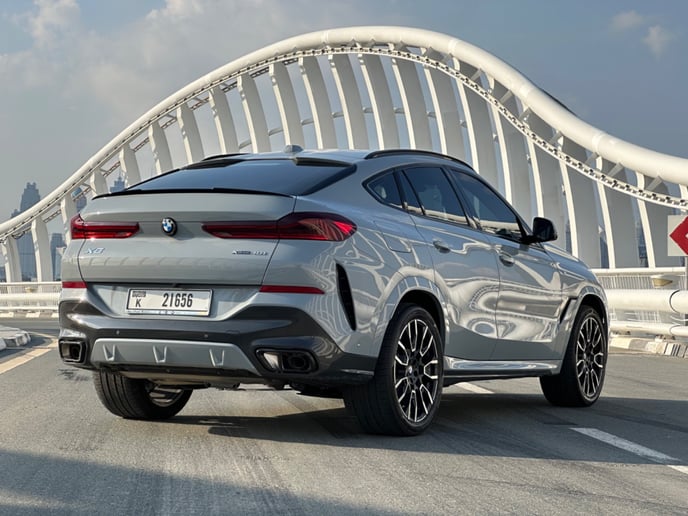 إيجار بي ام دبليو X6 (اللون الرمادي), 2023 في الشارقة
