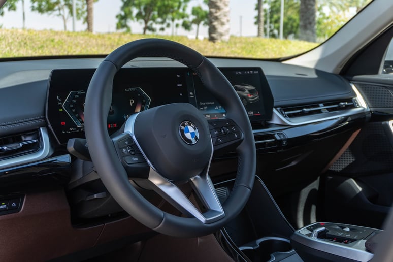 BMW X1 (Grijs), 2024 te huur in Abu Dhabi