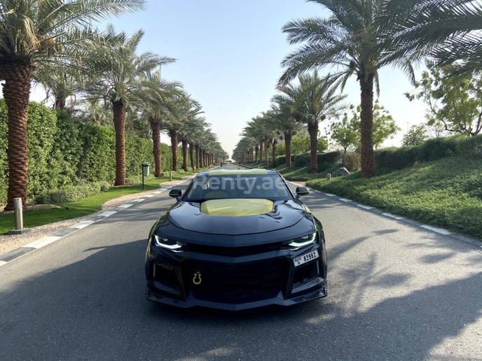 Chevrolet Camaro (Gris), 2019 para alquiler en Dub&aacute;i