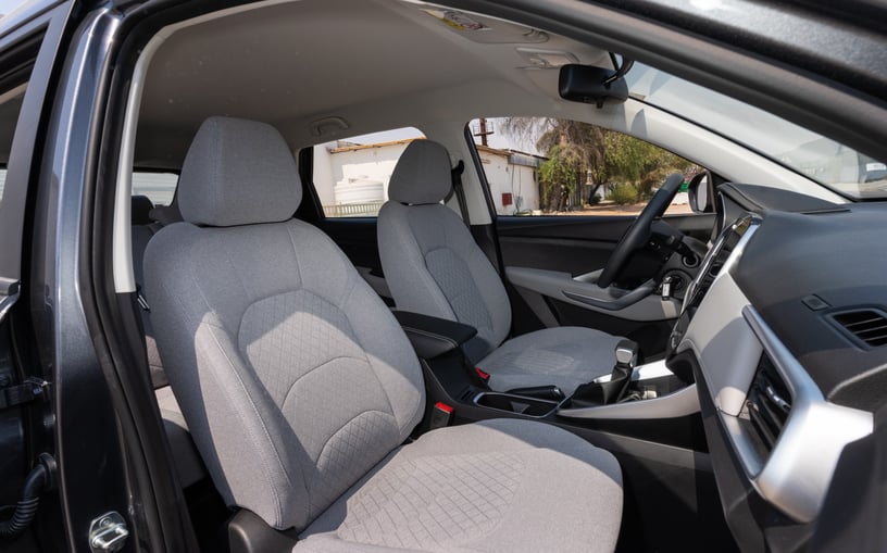 Chevrolet Captiva (Grigio), 2024 in affitto a Abu Dhabi