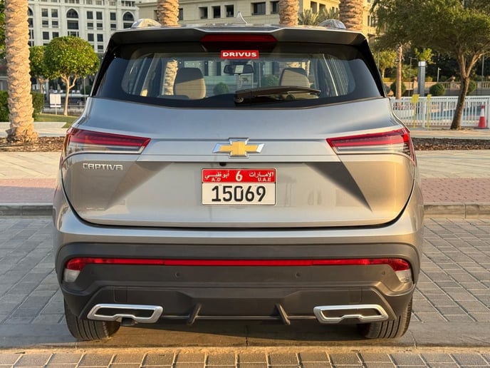 Chevrolet Captiva (Grijs), 2025 te huur in Ras Al Khaimah