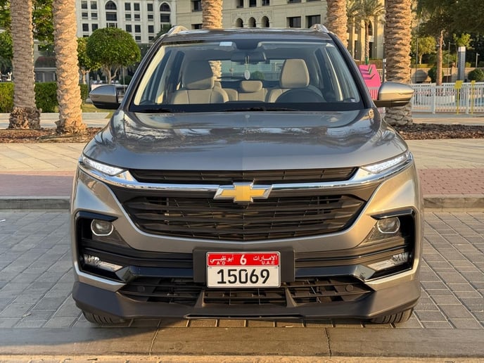 Chevrolet Captiva (Grijs), 2025 te huur in Ras Al Khaimah