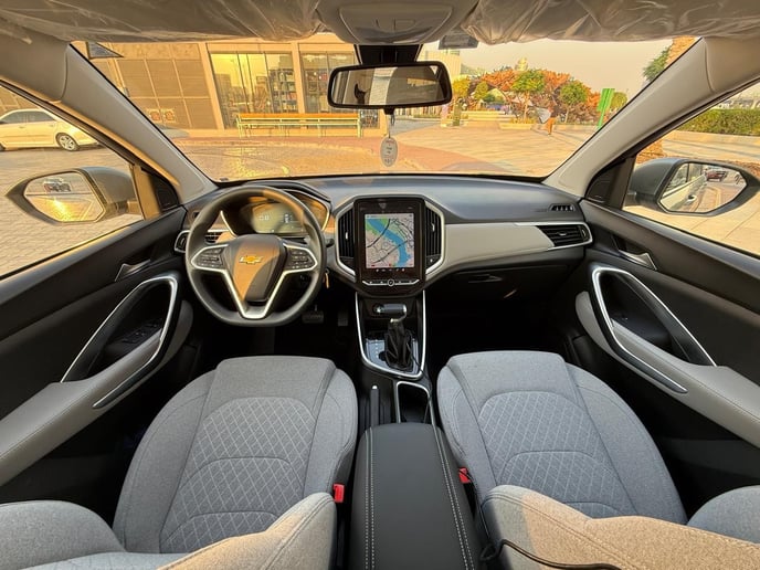 Chevrolet Captiva (Grijs), 2025 te huur in Ras Al Khaimah