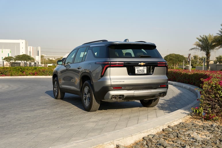Chevrolet Traverse (Grau), 2025  zur Miete in Ras Al Khaimah