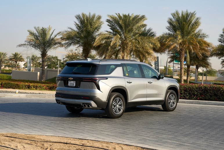 Chevrolet Traverse (Grau), 2025  zur Miete in Ras Al Khaimah