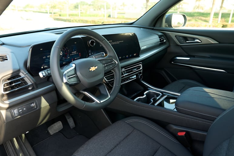 Chevrolet Traverse (Grau), 2025  zur Miete in Ras Al Khaimah