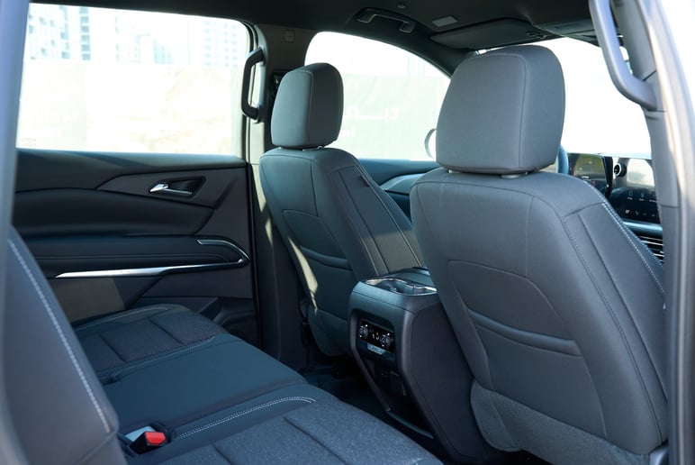 Chevrolet Traverse (Grau), 2025  zur Miete in Ras Al Khaimah