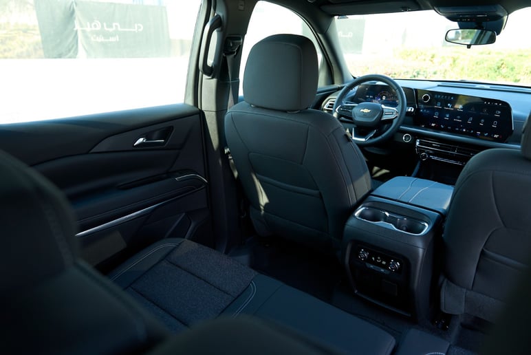 Chevrolet Traverse (Grau), 2025  zur Miete in Ras Al Khaimah