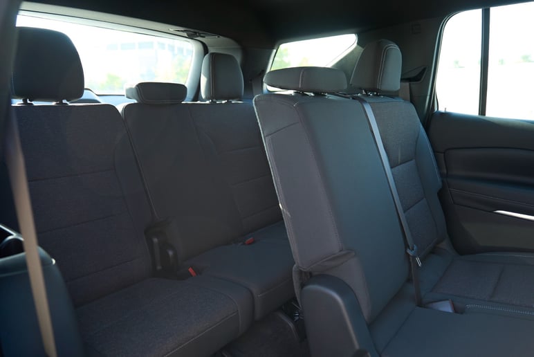 Chevrolet Traverse (Grau), 2025  zur Miete in Ras Al Khaimah