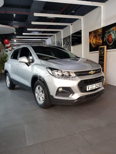 Chevrolet Trax (Grau), 2018  zur Miete in Dubai