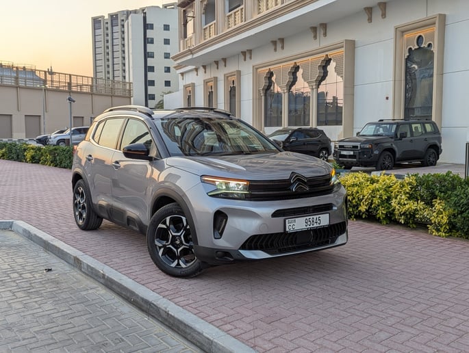 Citroen C5 Aircross (Gris), 2025 para alquiler en Dub&aacute;i