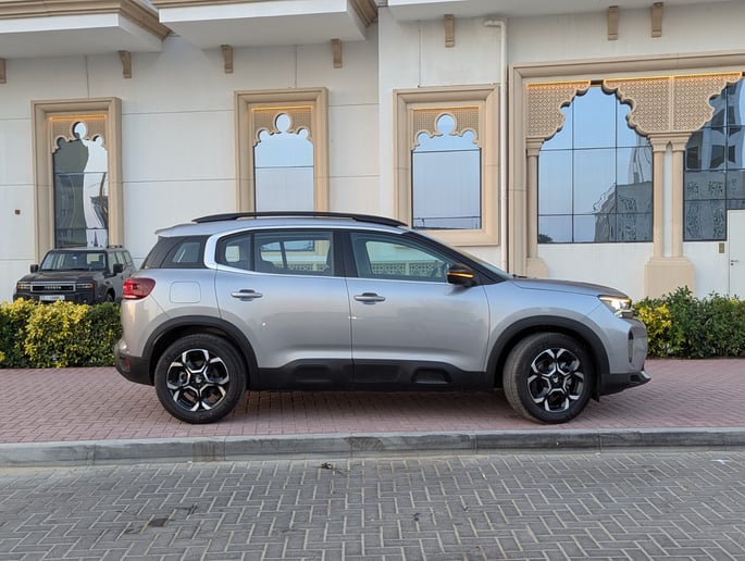 Citroen C5 Aircross (Gris), 2025 para alquiler en Dub&aacute;i