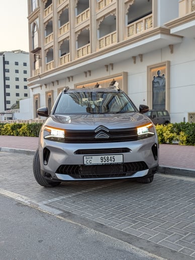 Citroen C5 Aircross (Gris), 2025 para alquiler en Dub&aacute;i
