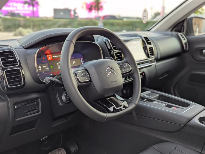 Citroen C5 Aircross (Gris), 2025 para alquiler en Dub&aacute;i