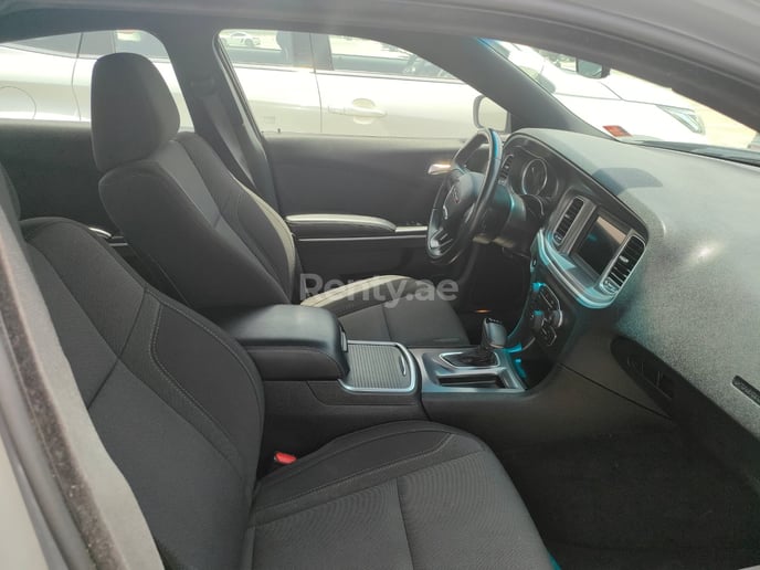 Dodge Charger (Grau), 2019  zur Miete in Dubai